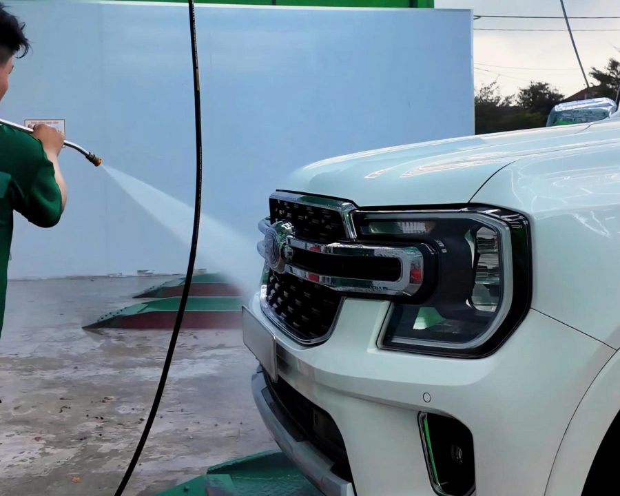 Rửa xe chi tiết